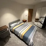 Modern Two Bed Room Flat At Elephant Castle