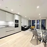 Modern Two Bed Room Flat At Elephant Castle