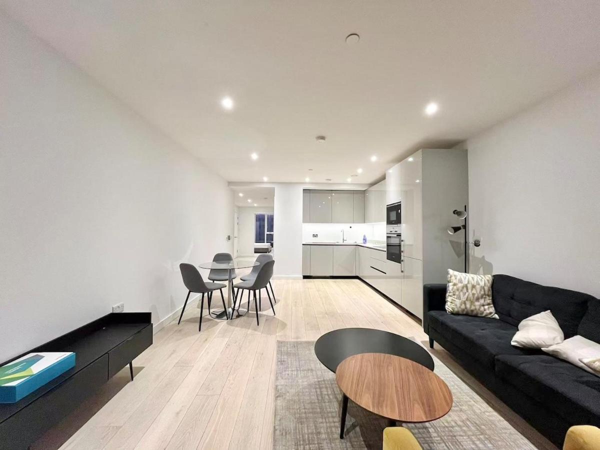 Modern Two Bed Flat At Elephant Castle Appartamento